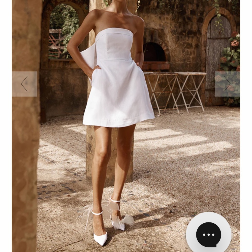 AISLE WHITE LINEN BACK BOW DRESS